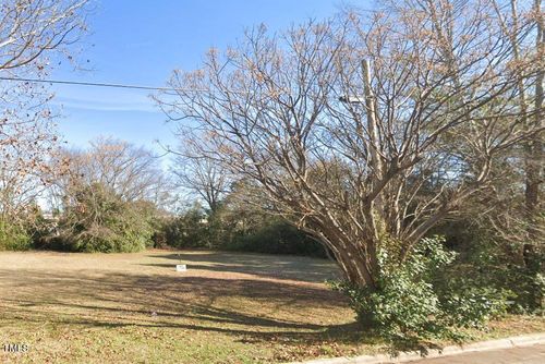 809 E Divine St, Dunn, NC, 28334-5119 | Card Image