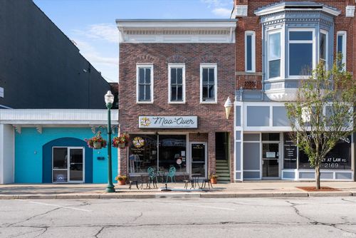 207 W Van Buren St, Columbia City, IN, 46725-2037 | Card Image