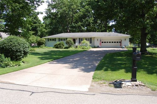5371 Sunrise Cir, Fairview, PA, 16415-2225 | Card Image
