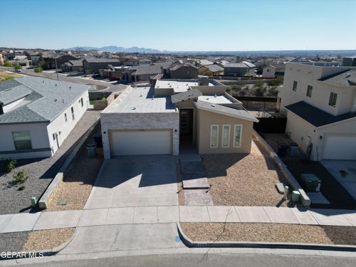 7776 Enchanted Park Dr, El Paso, TX, 79911-7558 | Card Image