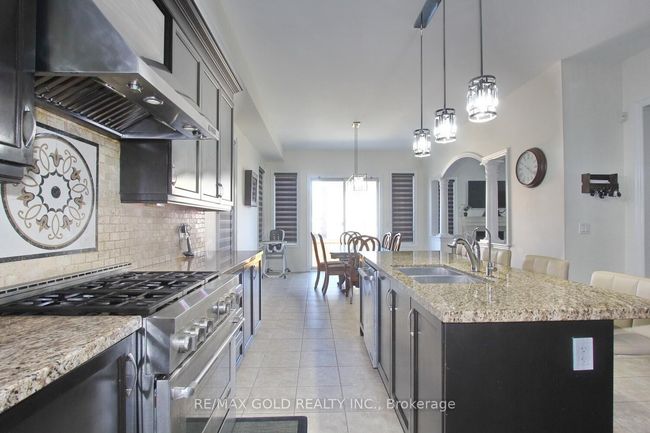 14 Ladbrook Cres, House other with 7 bedrooms, 5 bathrooms and 4 parking in Brampton ON | Image 13
