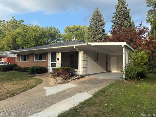 21920 Fern St, Oak Park, MI, 48237-2926 | Card Image