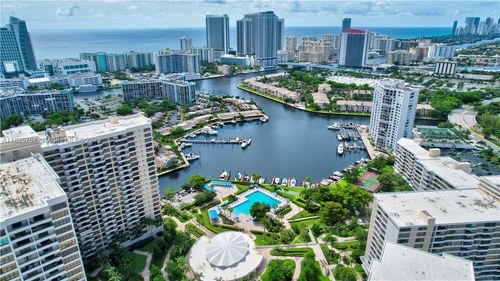 apt-405-2500 Parkview Dr, Hallandale Beach, FL, 33009-2805 | Card Image