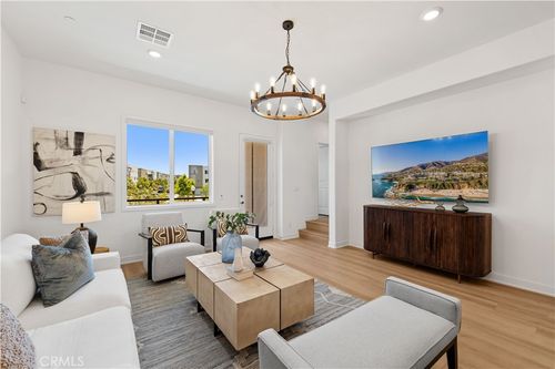 253 Sash, Irvine, CA, 92618-1463 | Card Image