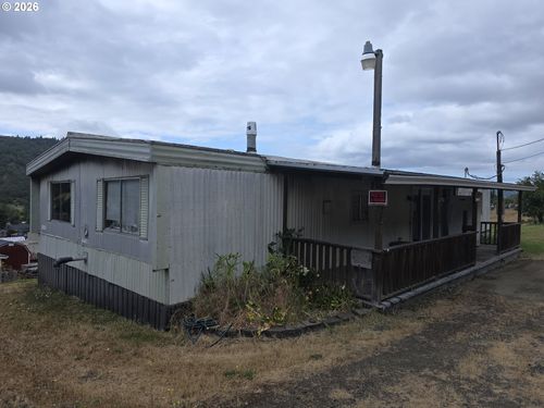 368 Pleasant Ave, Roseburg, OR, 97470-1050 | Card Image
