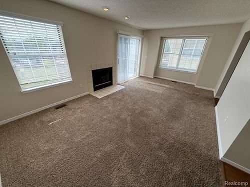 31113 Columbia Dr, Novi, MI, 48377-1512 | Card Image