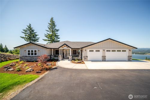 322 Olivia Ln, Kalama, WA, 98625-8919 | Card Image