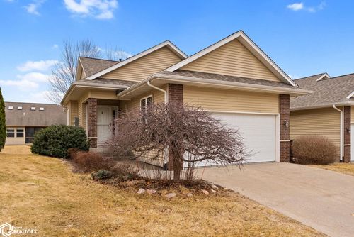 58 Brentwood Dr, Iowa City, IA, 52245-9340 | Card Image