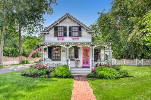 8440 Main Rd, East Marion, NY, 11939-1507 | Card Image