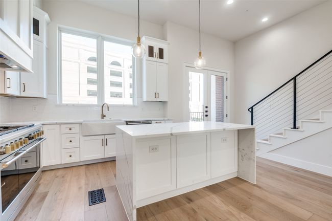 124 - 235 E Nash St, Condo with 3 bedrooms, 4 bathrooms and null parking in Grapevine TX | Image 9