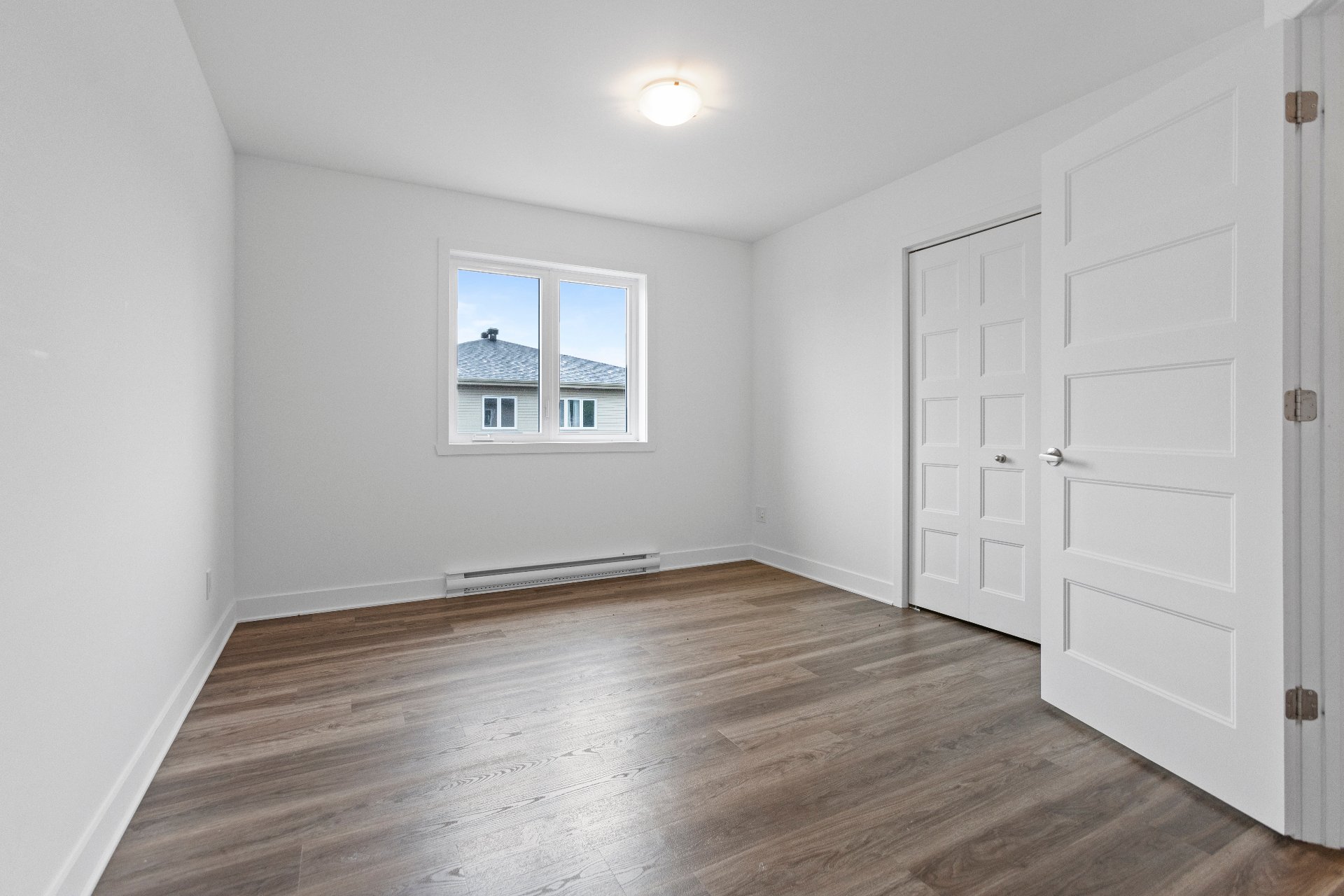 Residential Lease in Les Coteaux 4