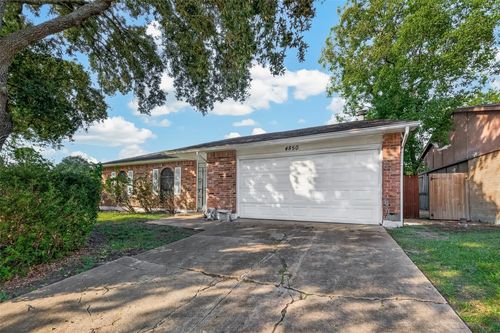 4850 Raven Ridge Drive, Houston, TX, 77053 | Card Image
