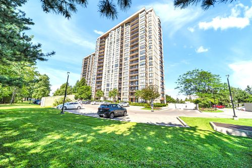 501 - 20 Cherrytree Dr, Condo with 2 bedrooms, 2 bathrooms and 2 parking in Brampton ON | Card Image
