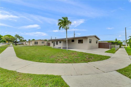 2000 Sw 84th Ave, Miami, FL, 33155-1122 | Card Image