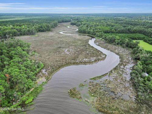 695 Sandy Point Dr, Beaufort, NC, 28516-9515 | Card Image