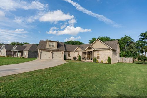 82 Rockwood Dr, Tuscumbia, AL, 35674-9407 | Card Image