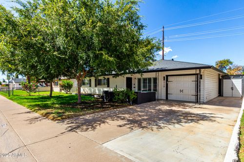 2728 E Highland Ave, Phoenix, AZ, 85016-4955 | Card Image