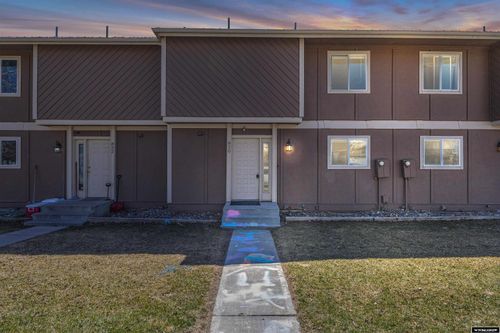 820 Moccasin Ln, Rock Springs, WY, 82901-4562 | Card Image