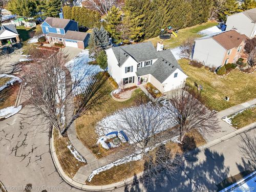 906 Meadowbrook Way, Milford, MI, 48381-2671 | Card Image