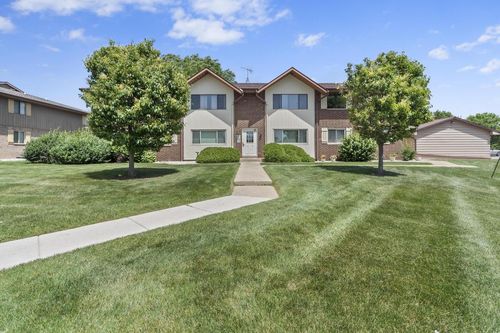 202-10364 W Whitnall Edge Court, Franklin, WI, 53132 | Card Image