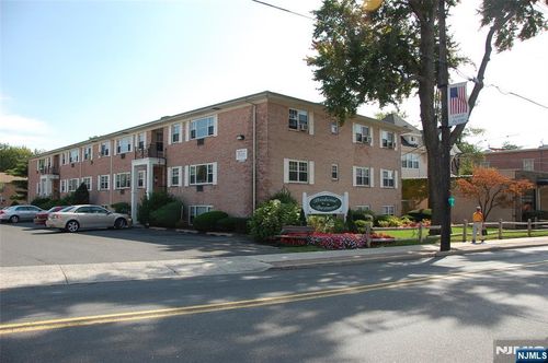 79 Washington Ave, Dumont, NJ, 07628-3063 | Card Image