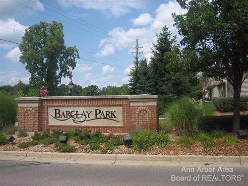 2806 Barclay Way, Ann Arbor, MI, 48105-9460 | Card Image