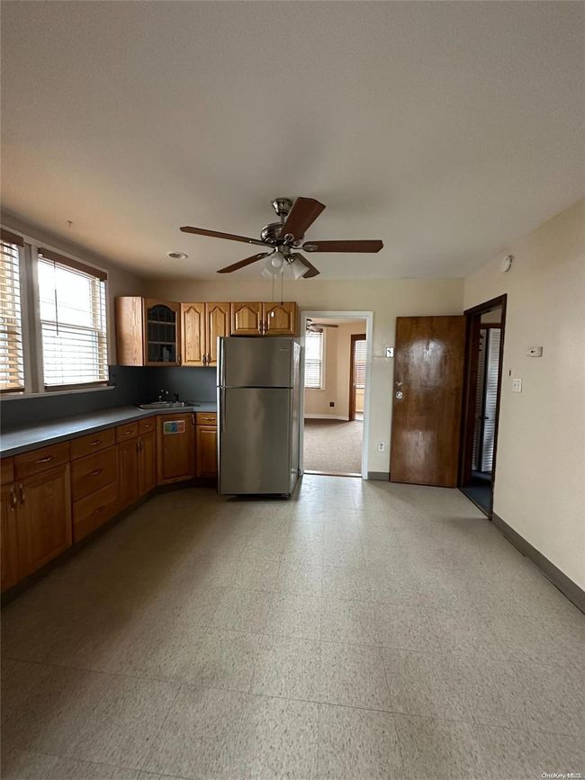 2ND FLOOR UPDATD EAT IN KITCHEN | Image 10