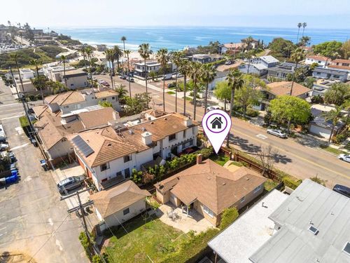 135 4th St, Encinitas, CA, 92024-3210 | Card Image