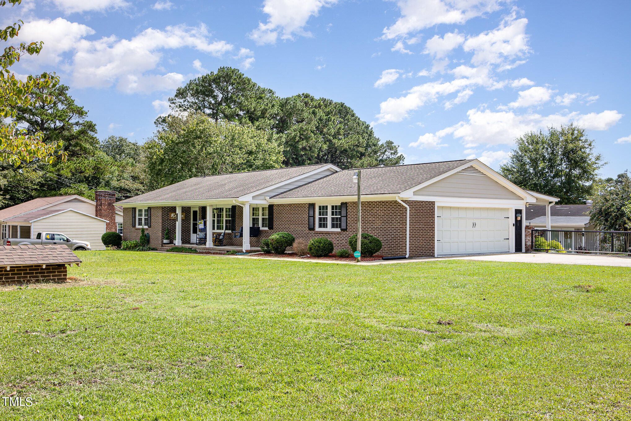 Cloverdale Dr, Clayton, NC 27520