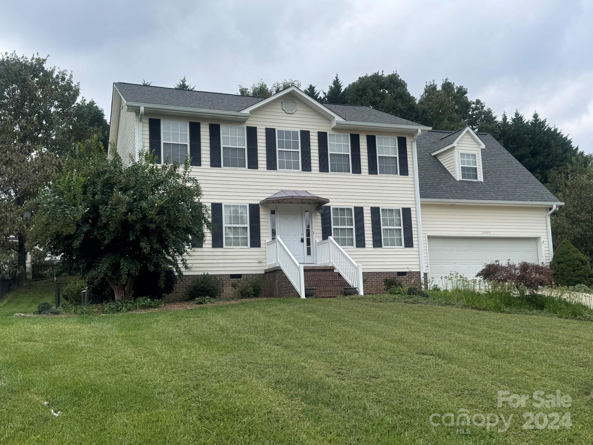27th Avenue Cir, Hickory, NC 28601