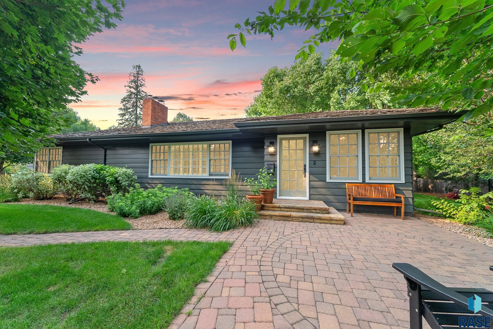 Clarkway Dr, Sioux Falls, SD 57105