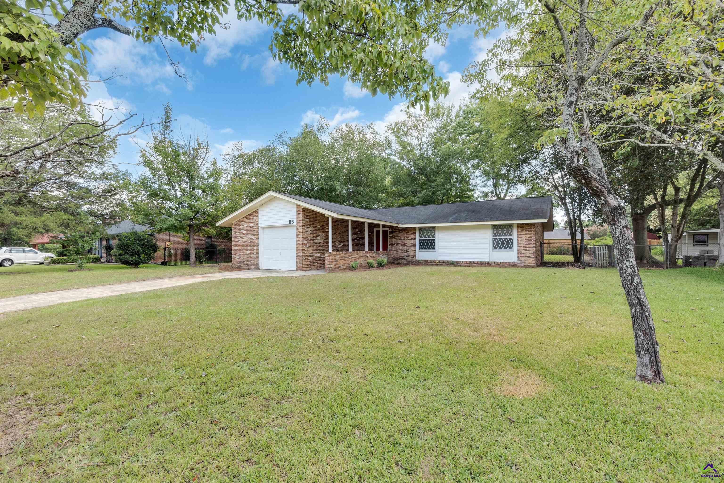Barnesdale Dr, Warner Robins, GA 31093