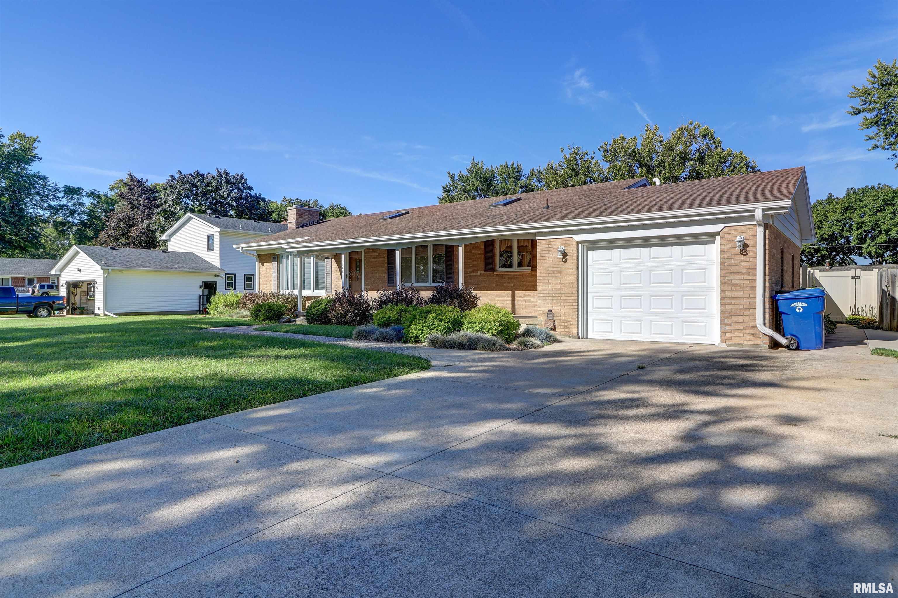 Mill Creek Ln, Clinton, IA 52732