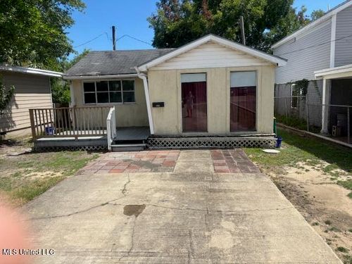 1051 Desoto St, Biloxi, MS, 39530-1722 | Card Image