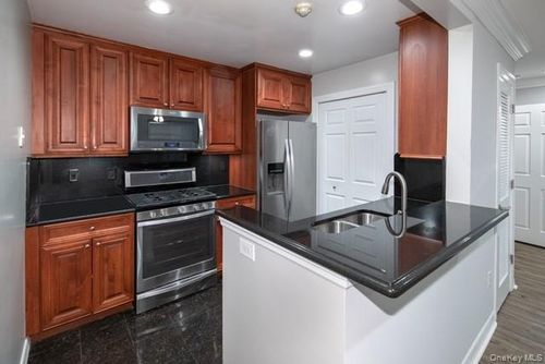 1104-1104 Vista View Dr, Farmingville, NY, 11738-3013 | Card Image