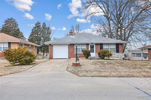 9221 Shadydale Dr, Saint Louis, MO, 63136-4044 | Card Image