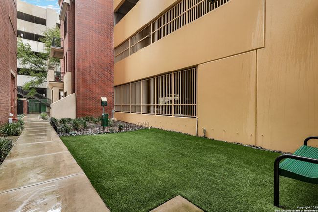 APT-203 - 215 Center St, Condo with 2 bedrooms, 2 bathrooms and null parking in San Antonio TX | Image 39