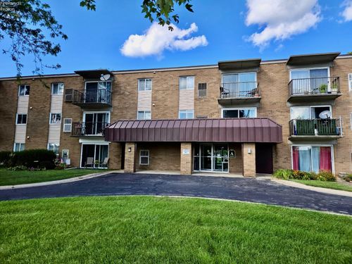 apt-208-1305 S Lake Wilmer Dr, Sandusky, OH, 44870-8027 | Card Image