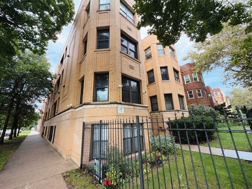 2e-2222 Rosemont Ave, Chicago, IL, 60659-2133 | Card Image