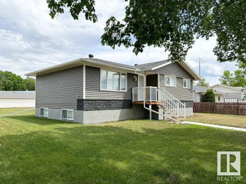 5111 48 Ave, Forestburg, AB, T0B0H7 | Card Image