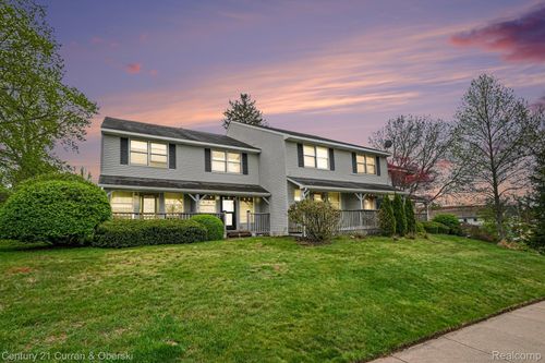 2-650 Conger St, South Haven, MI, 49090-2510 | Card Image