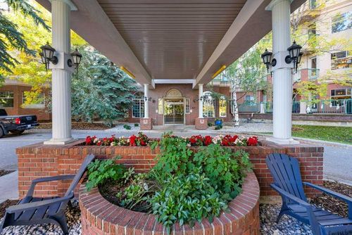 215-200 Lincoln Way Sw, Calgary, AB, T3E7G7 | Card Image