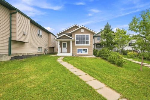 176 Taracove Estate Drive Ne, Calgary, AB, T3J4R2 | Card Image