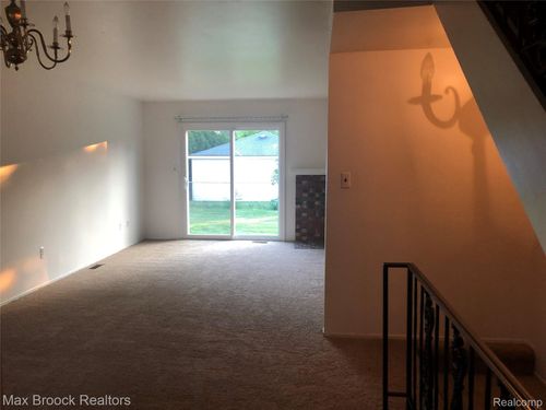 27431 Hoover Rd, Warren, MI, 48093-7710 | Card Image