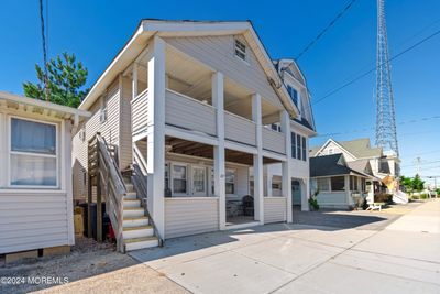 119 1st Avenue, Home with 6 bedrooms, 2 bathrooms and null parking in Manasquan NJ | Image 1