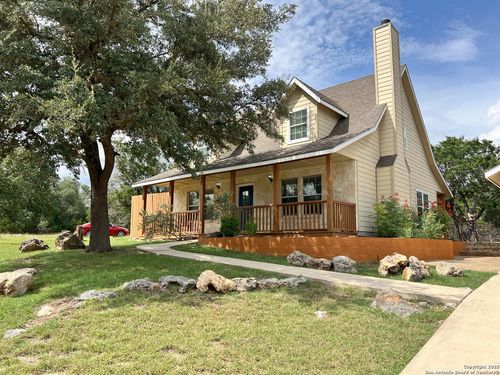 807 Heinen Rd, Bandera, TX, 78003-4430 | Card Image