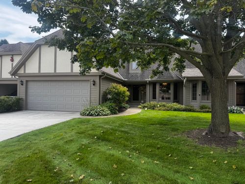 665 Mac Henry Cir, Brookfield, WI, 53045-3652 | Card Image