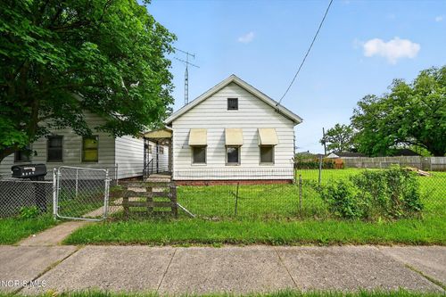 2938 Chase St, Toledo, OH, 43611-3315 | Card Image