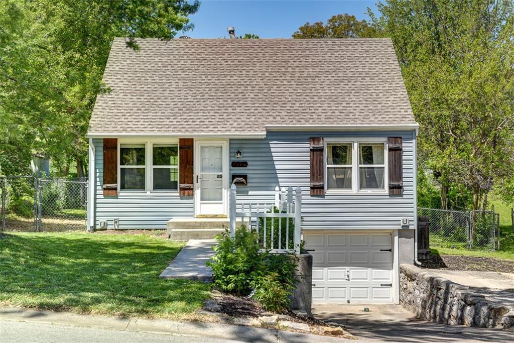Thornton St, Liberty, MO 64068