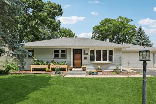 1310 Nevada Rd, Madison, WI, 53704-1760 | Card Image